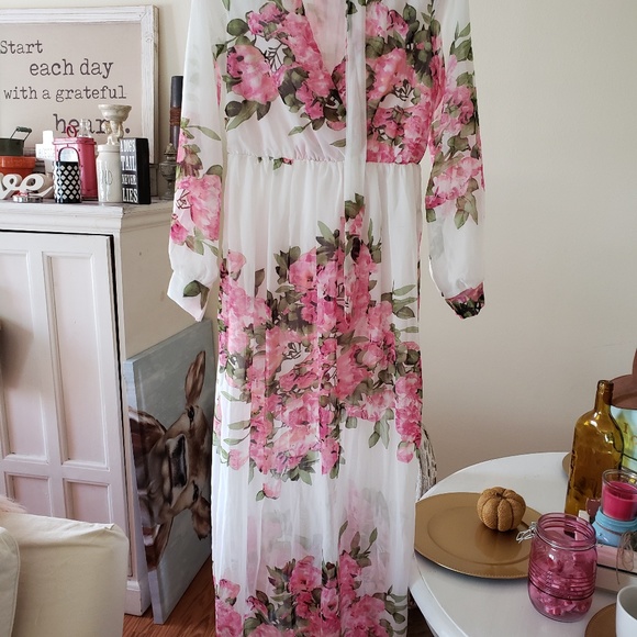 Dress - Picture 2 of 2